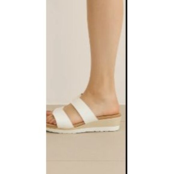 Gianni Bernini Size 7 Women’s Memory Foam Slip Wedge Heel Sandal White - Picture 7 of 14